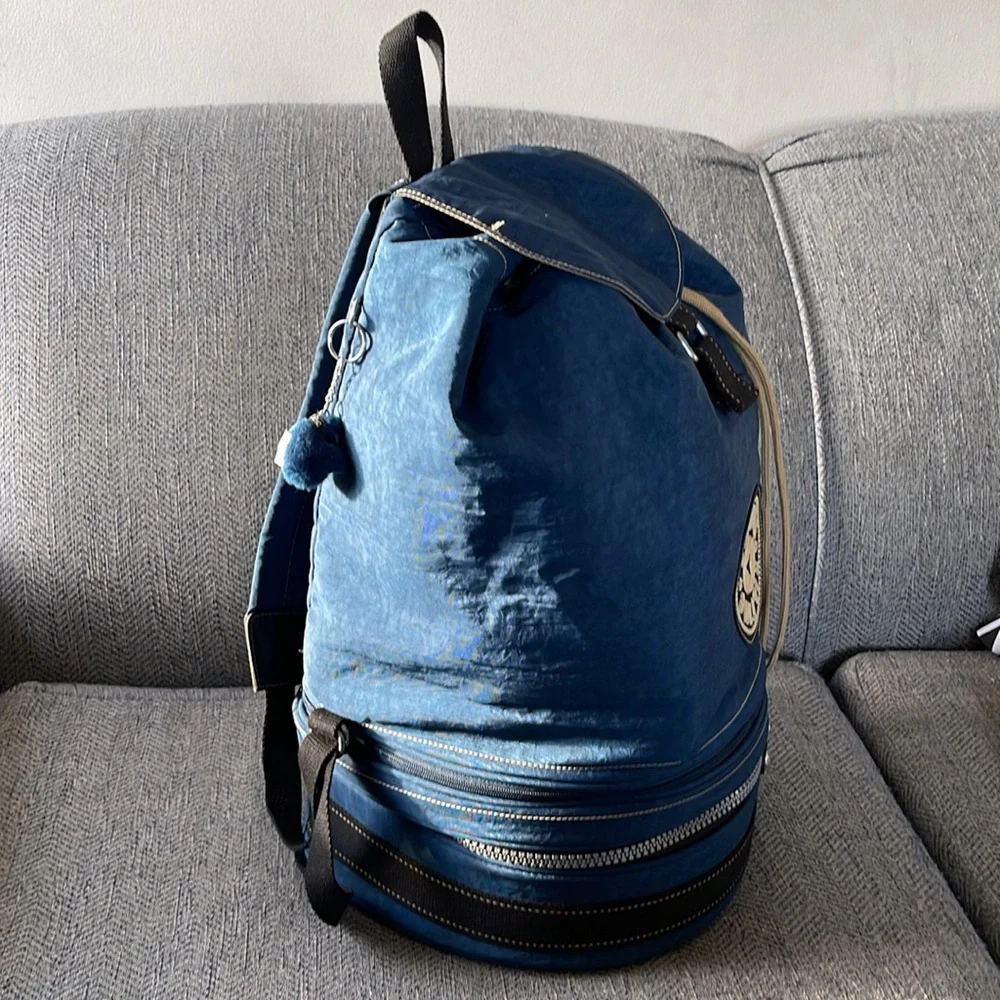 Kipling Camera and Lens Bag for a Nikon/Canon 300mm F 2.8. Lens NOT Included